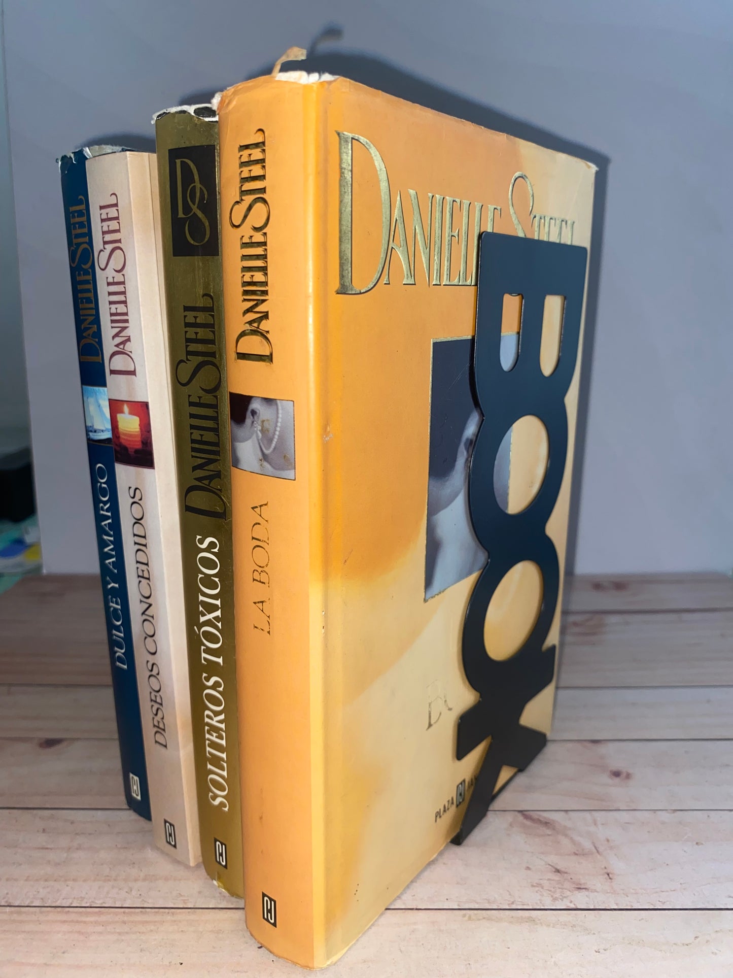 Soporte para libros modelo BOOK