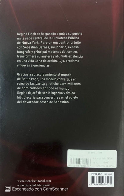 La bibliotecaria | Logan Belle