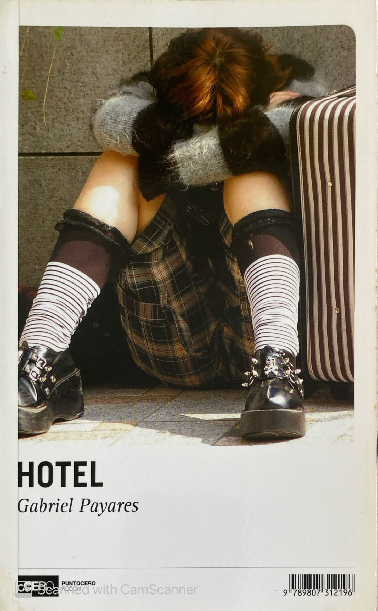 Hotel | Gabriel Payares