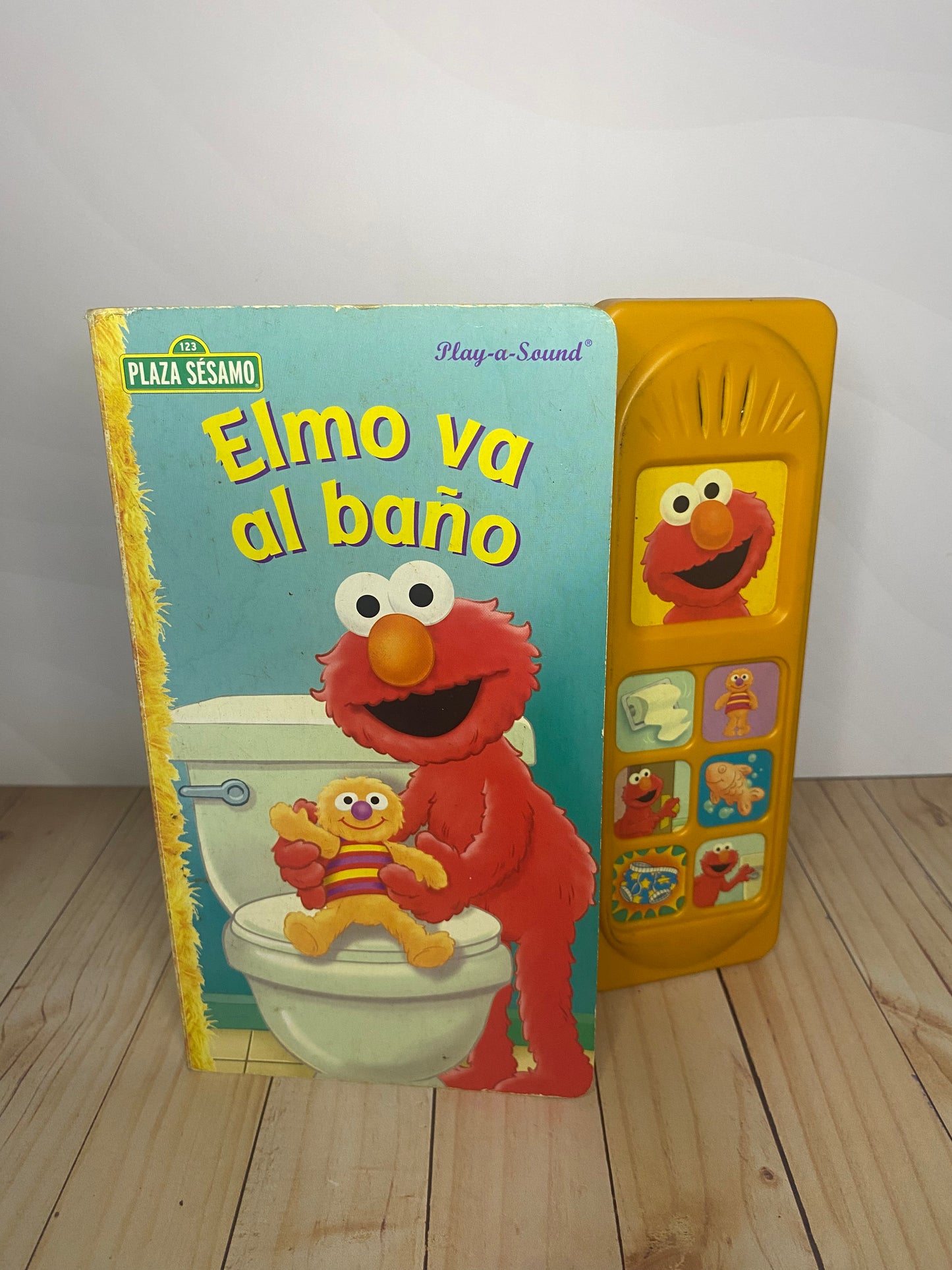 Elmo va al baño