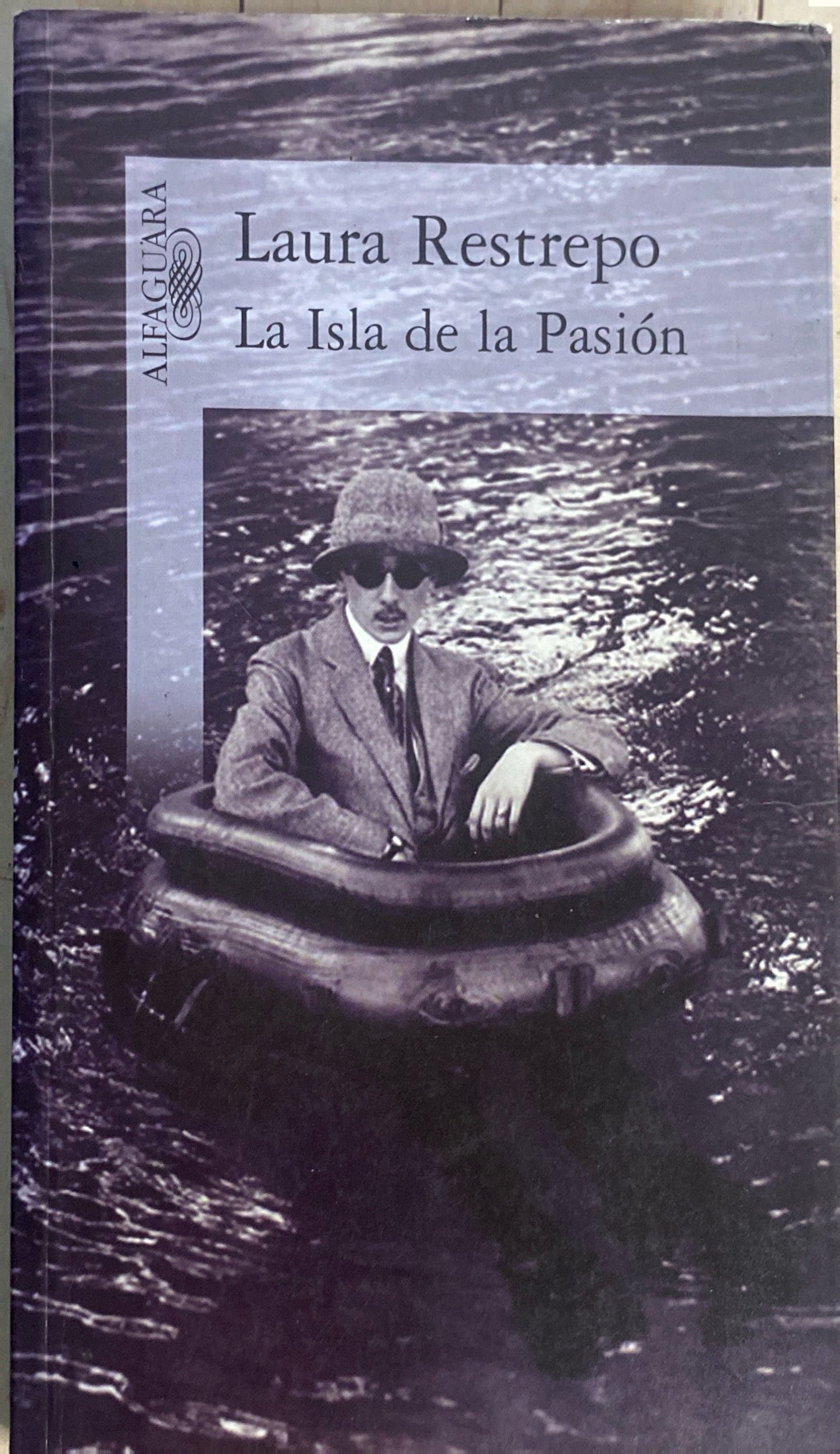 La isla de la pasión | Laura Restrepo