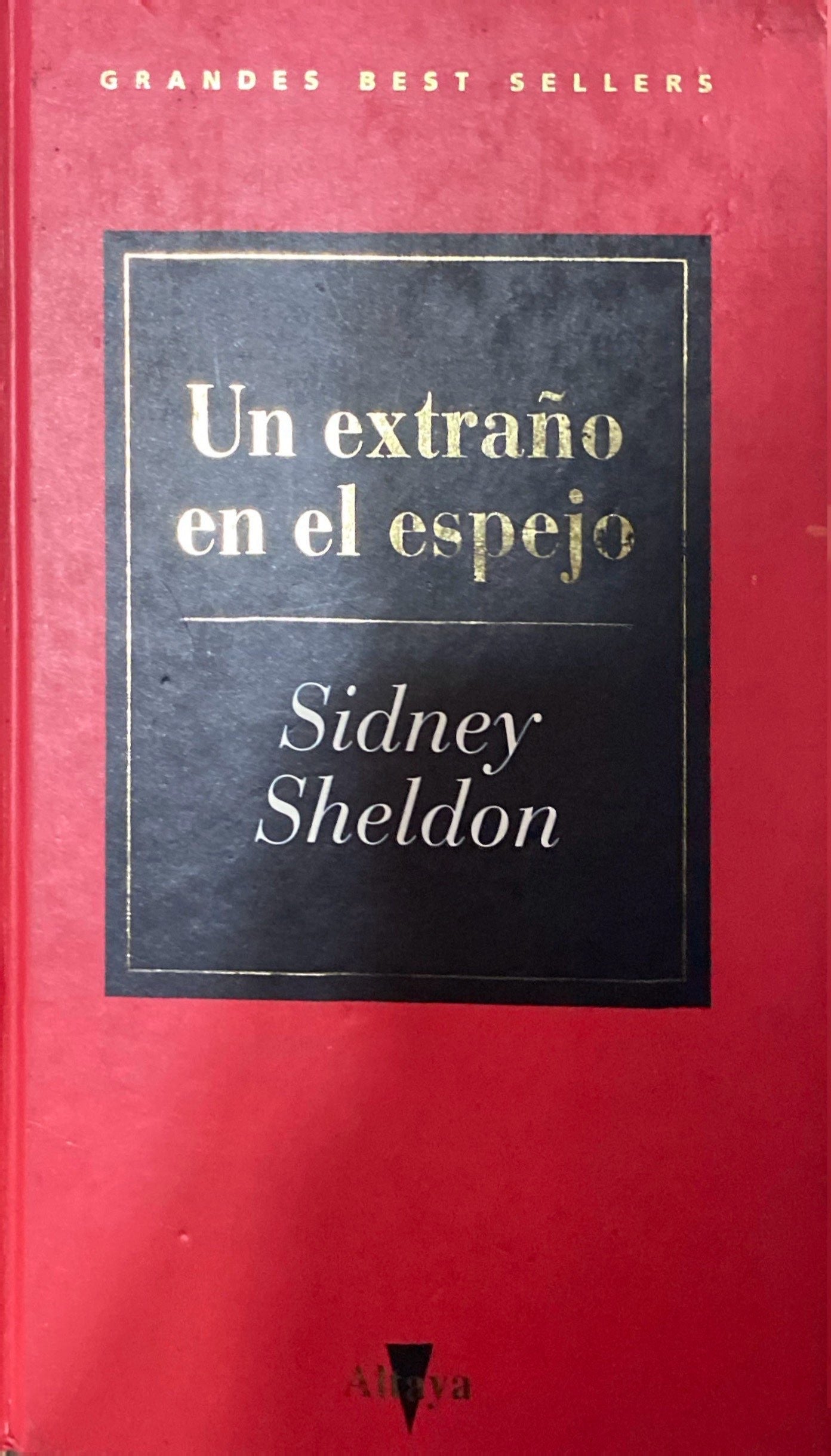 Un extraño en el espejo | Sidney Sheldon