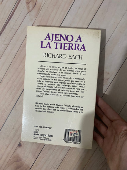 Ajeno a la tierra | Richard Bach