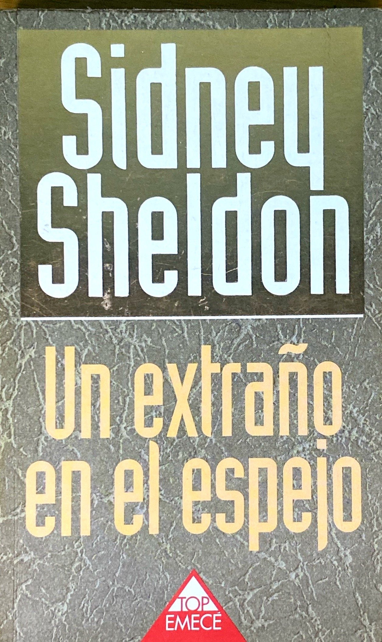 Un extraño en el espejo | Sidney Sheldon